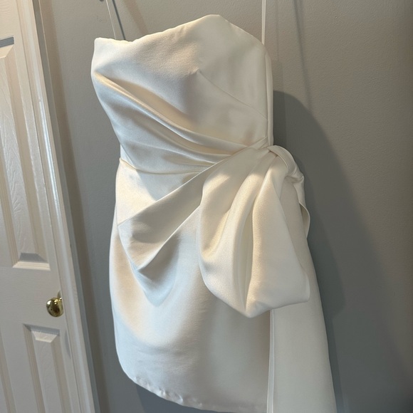 Jenny Yoo Winnie - Strapless Ivory Dress with Bow - Picture 3 of 13